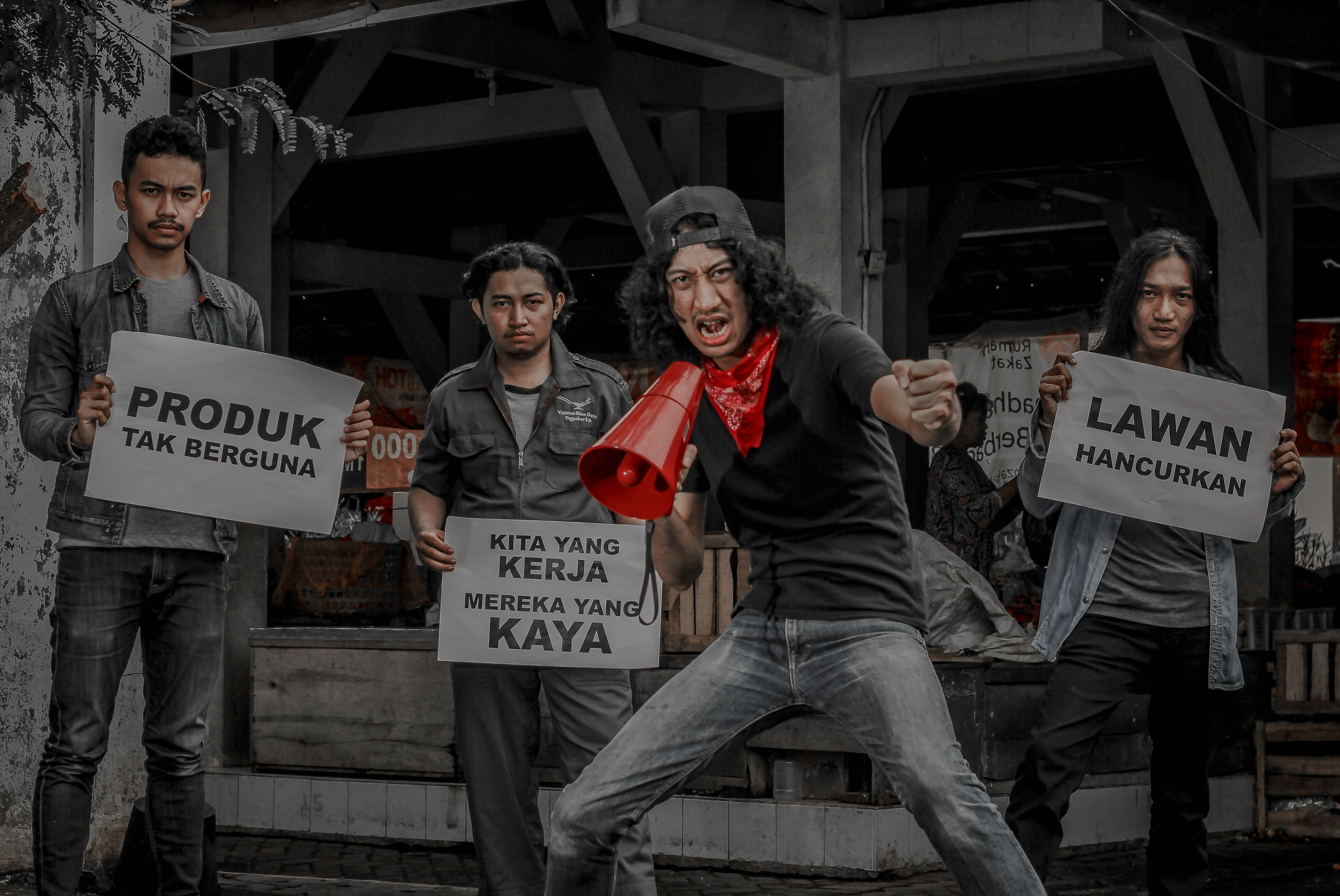 Single Baru RUZAN FIKRA & AKSI MASSA  Mengawal Rakyat Untuk Merdeka